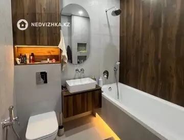2-комнатная квартира, этаж 3 из 5, 74 м²