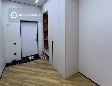 2-комнатная квартира, этаж 3 из 5, 74 м²