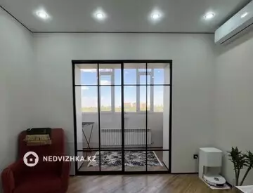 2-комнатная квартира, этаж 3 из 5, 74 м²