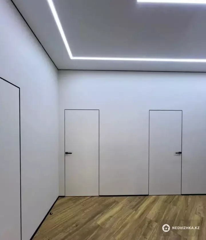 2-комнатная квартира, этаж 3 из 5, 74 м², фотография 5