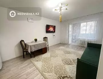 2-комнатная квартира, этаж 5 из 6, 43 м², миниатюра 2