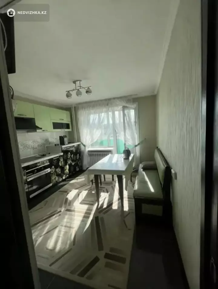 3-комнатная квартира, этаж 2 из 6, 80 м², фотография 4