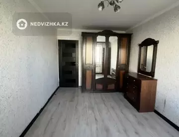 3-комнатная квартира, этаж 2 из 6, 80 м², миниатюра 2