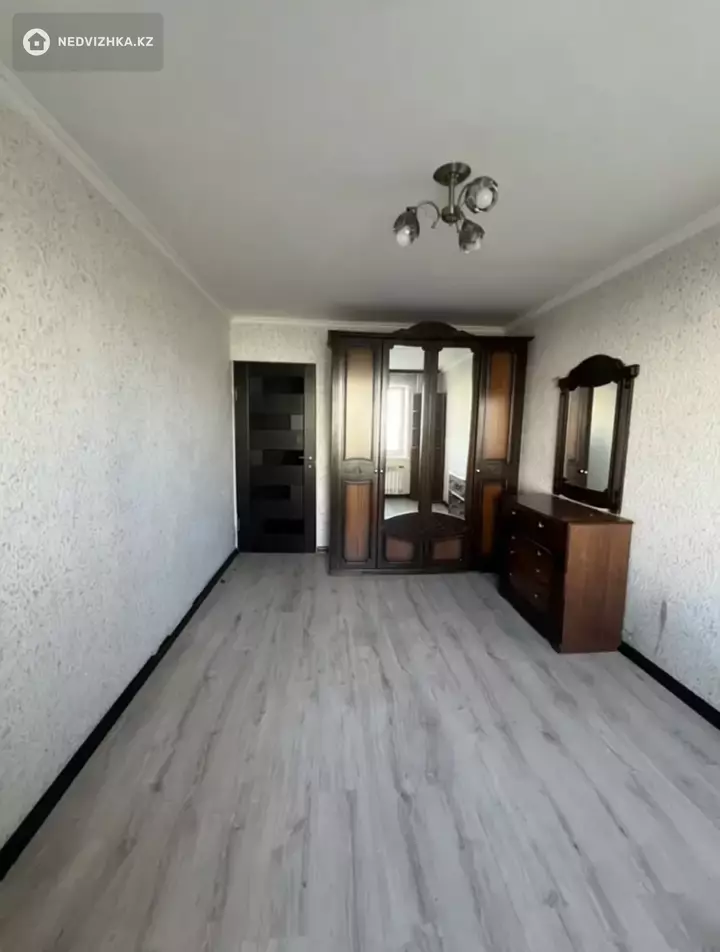 3-комнатная квартира, этаж 2 из 6, 80 м², фотография 2
