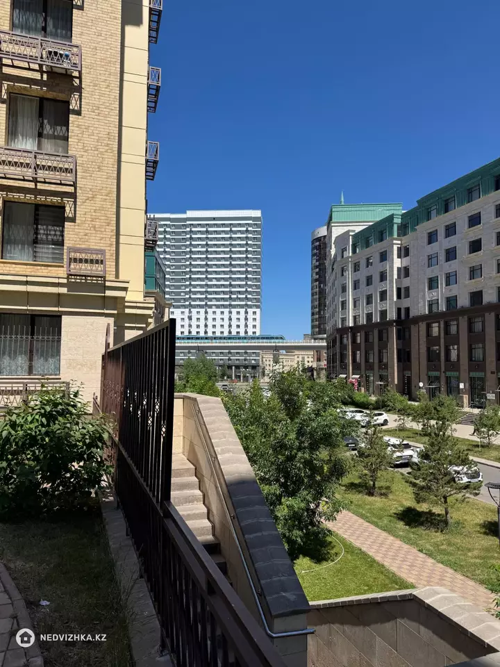3-комнатная квартира, этаж 8 из 9, 100 м²