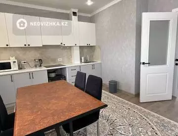 3-комнатная квартира, этаж 3 из 6, 73 м², миниатюра 2