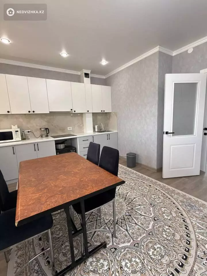 3-комнатная квартира, этаж 3 из 6, 73 м², фотография 2