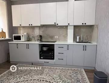 3-комнатная квартира, этаж 3 из 6, 73 м², миниатюра 3