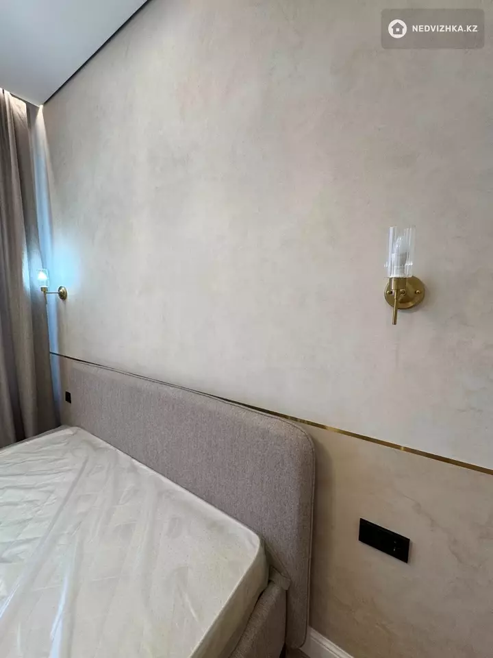 2-комнатная квартира, этаж 21 из 22, 53 м², фотография 2