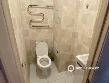2-комнатная квартира, этаж 8 из 13, 70 м², миниатюра 4