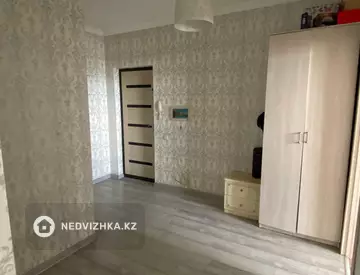 2-комнатная квартира, этаж 8 из 13, 70 м², миниатюра 3