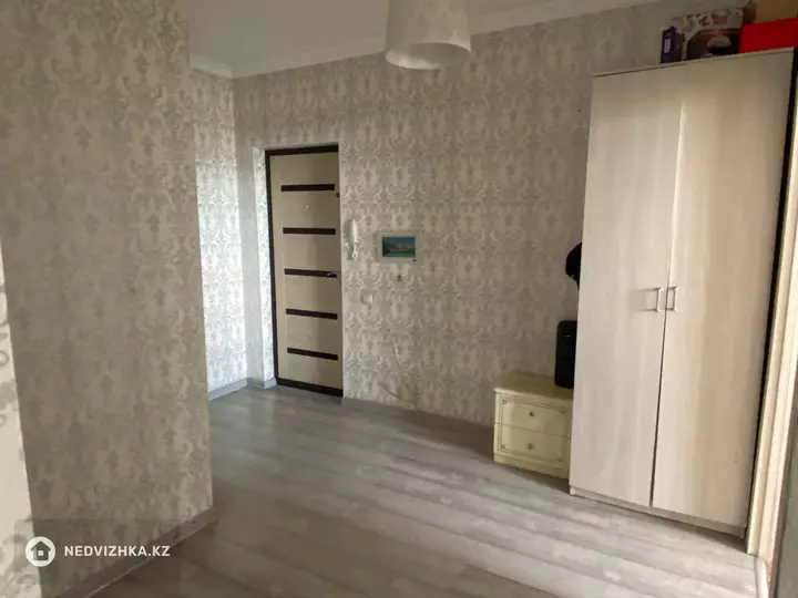 2-комнатная квартира, этаж 8 из 13, 70 м², фотография 3