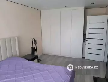 3-комнатная квартира, этаж 6 из 10, 77 м², миниатюра 3