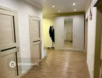 2-комнатная квартира, этаж 4 из 9, 64 м², миниатюра 2