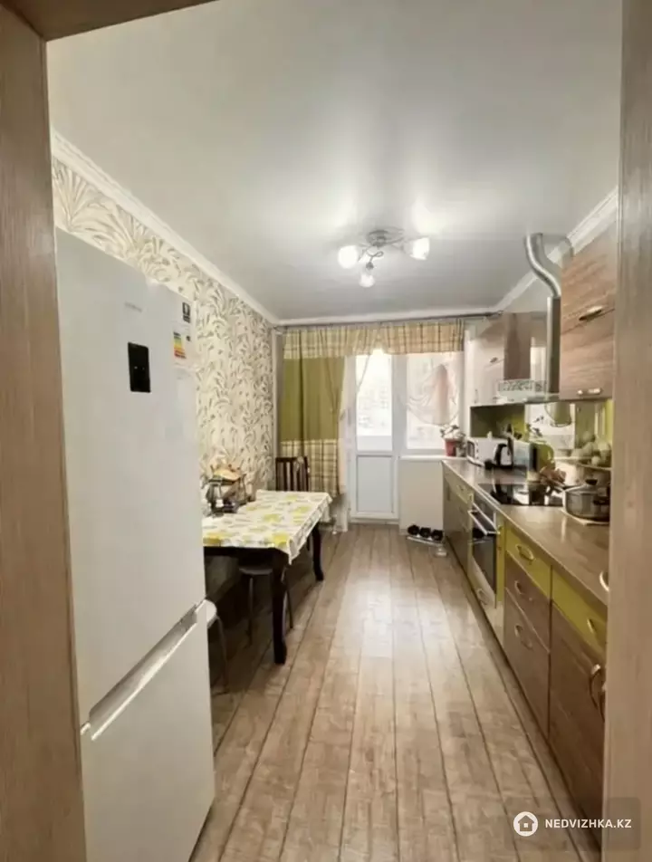 2-комнатная квартира, этаж 4 из 9, 64 м²