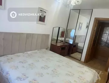3-комнатная квартира, этаж 5 из 5, 60 м², миниатюра 1