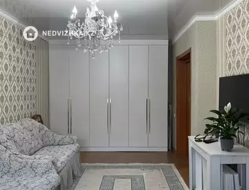 1-комнатная квартира, этаж 4 из 5, 45 м², миниатюра 3