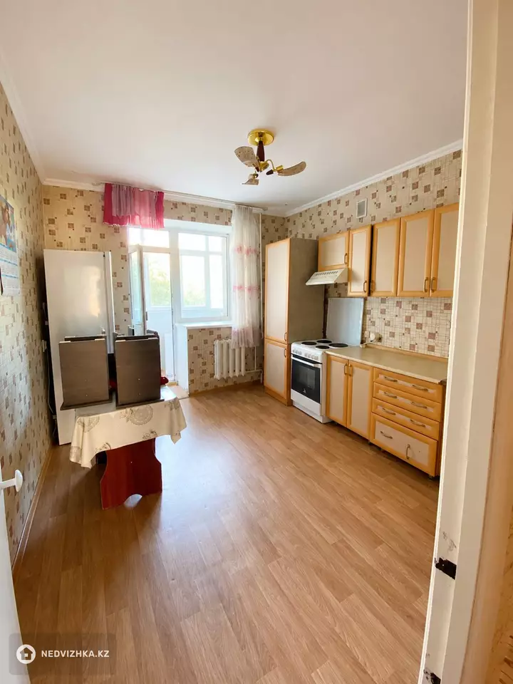 1-комнатная квартира, этаж 2 из 9, 50 м², фотография 2