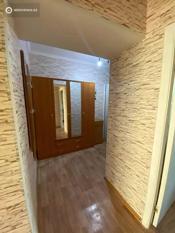 1-комнатная квартира, этаж 2 из 9, 50 м², фотография 3