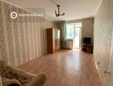 1-комнатная квартира, этаж 2 из 9, 50 м², миниатюра 1