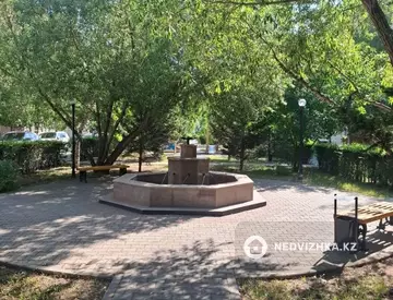 3-комнатная квартира, этаж 2 из 4, 130 м², миниатюра 2