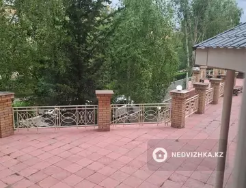 3-комнатная квартира, этаж 2 из 4, 130 м², миниатюра 1