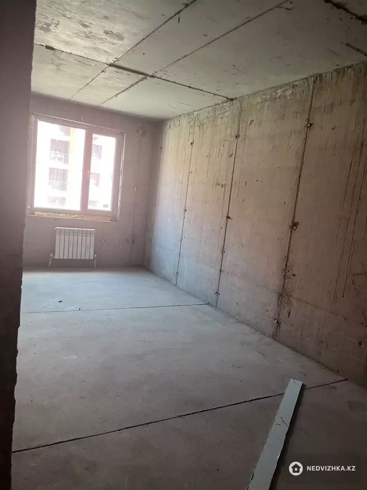 4-комнатная квартира, этаж 3 из 6, 115 м², фотография 3