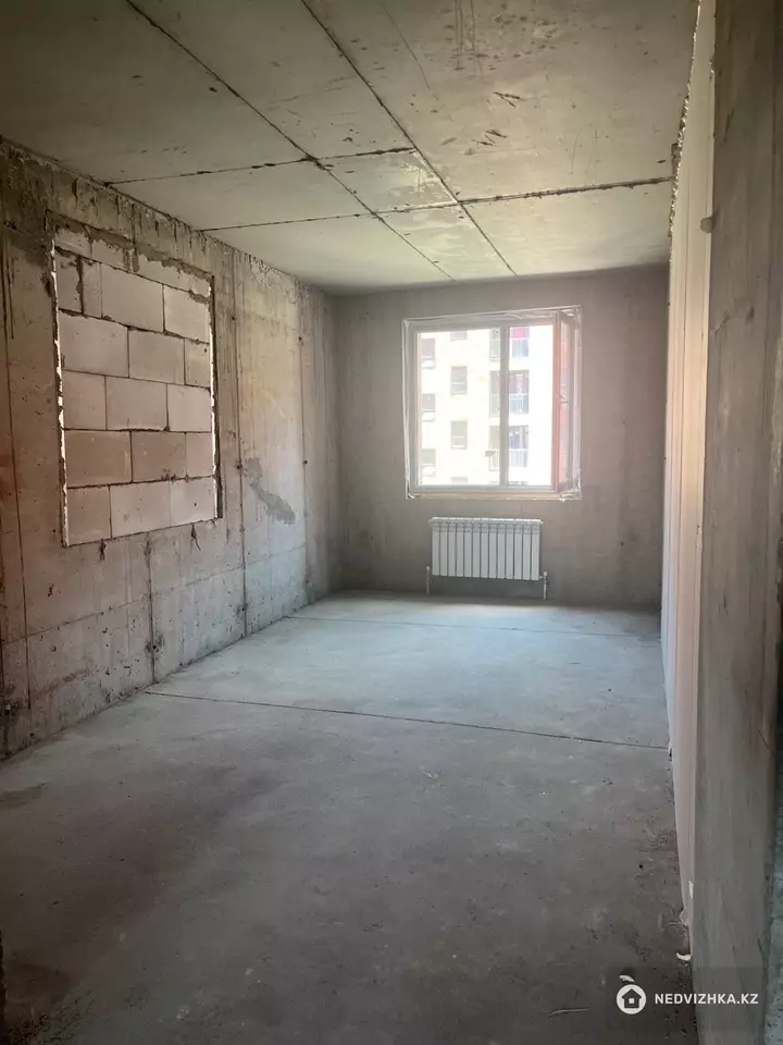 4-комнатная квартира, этаж 3 из 6, 115 м², фотография 2