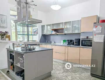 3-комнатная квартира, этаж 3 из 9, 92 м², миниатюра 4