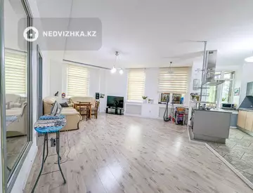 3-комнатная квартира, этаж 3 из 9, 92 м², миниатюра 1