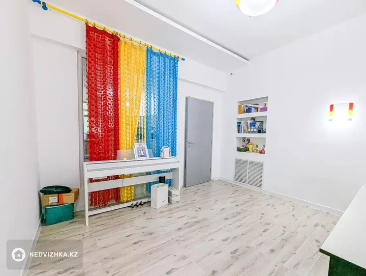 3-комнатная квартира, этаж 3 из 9, 92 м², фотография 5
