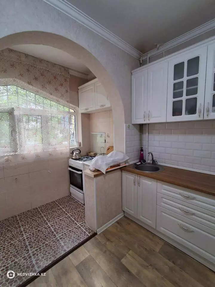 1-комнатная квартира, этаж 1 из 5, 41 м², фотография 2