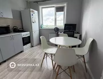 2-комнатная квартира, этаж 7 из 9, 40 м², миниатюра 11