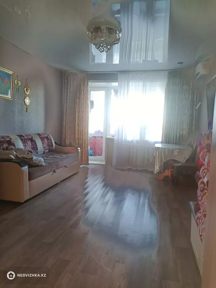 3-комнатная квартира, этаж 5 из 5, 59 м², фотография 2