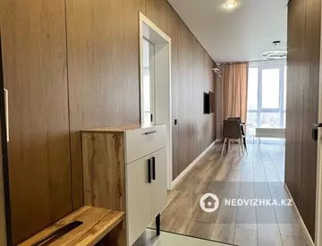 1-комнатная квартира, этаж 9 из 13, 43 м², миниатюра 2