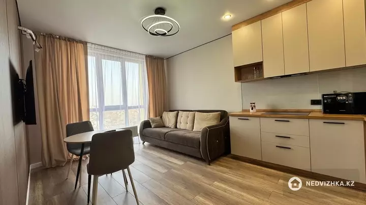 1-комнатная квартира, этаж 9 из 13, 43 м², фотография 3