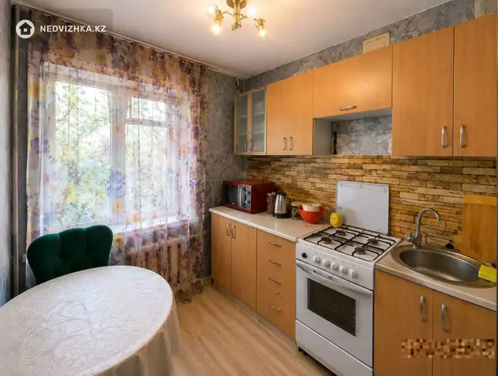 1-комнатная квартира, этаж 3 из 5, 31 м², фотография 3