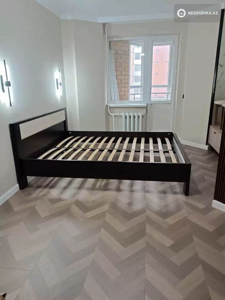 2-комнатная квартира, этаж 3 из 16, 57 м², фотография 3