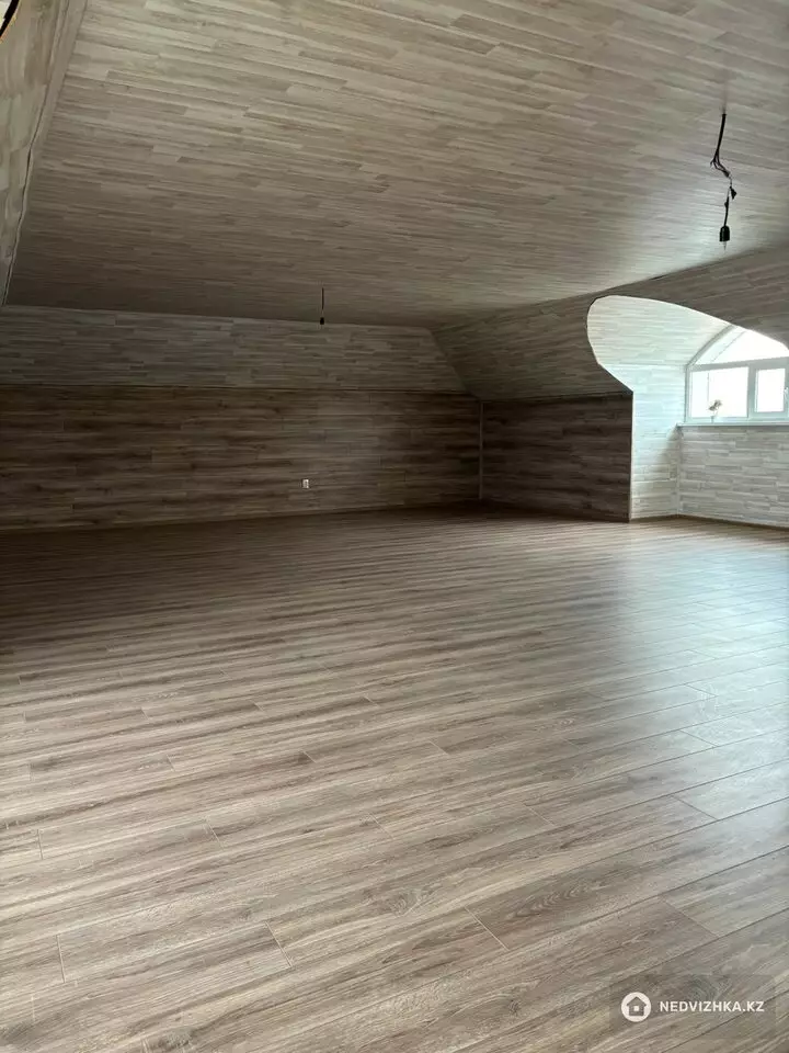 7-комнатный дом, 10 соток, 500 м², фотография 2