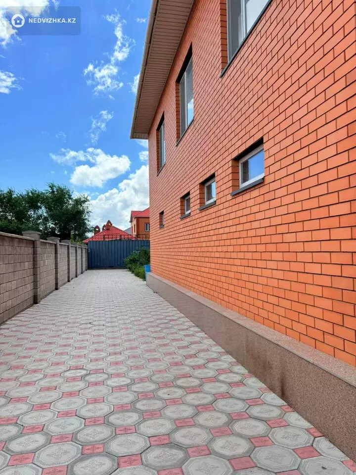 7-комнатный дом, 10 соток, 500 м², фотография 5