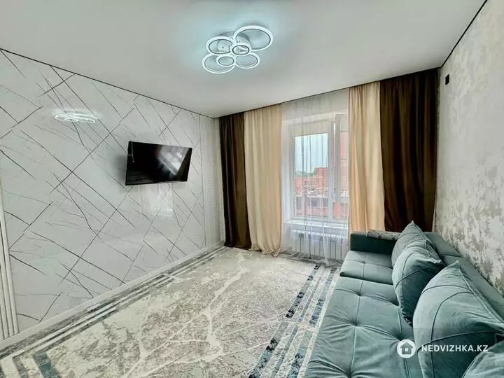 2-комнатная квартира, этаж 4 из 12, 40 м², фотография 3