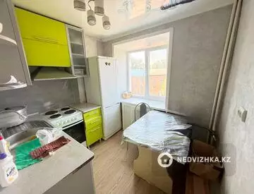 4-комнатная квартира, этаж 4 из 5, 63 м², На длительный срок