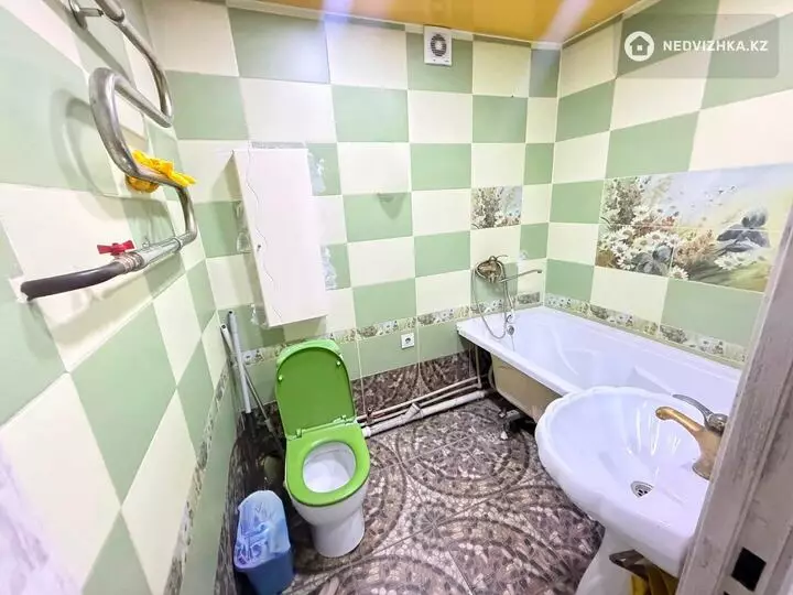 4-комнатная квартира, этаж 4 из 5, 63 м², На длительный срок, фотография 2