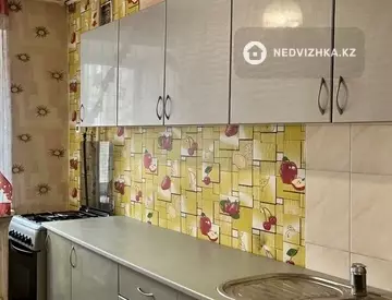 2-комнатная квартира, этаж 3 из 5, 52 м², миниатюра 3