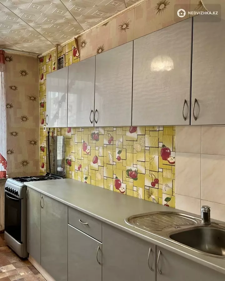 2-комнатная квартира, этаж 3 из 5, 52 м², фотография 3