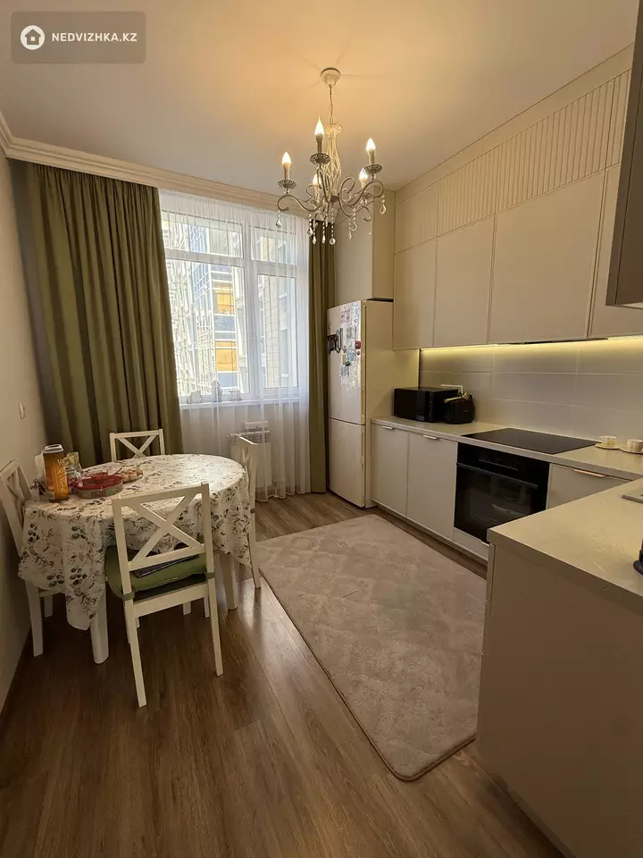 3-комнатная квартира, этаж 4 из 7, 74 м², фотография 2