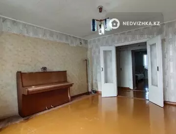 4-комнатная квартира, этаж 10 из 10, 75 м²