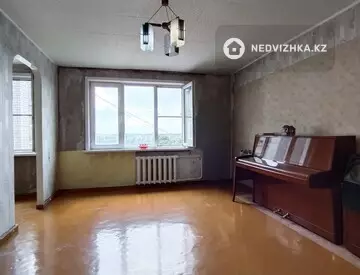 4-комнатная квартира, этаж 10 из 10, 75 м²