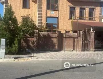6-комнатный дом, 10 соток, 300 м²
