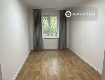 3-комнатная квартира, этаж 1 из 5, 59 м², миниатюра 2